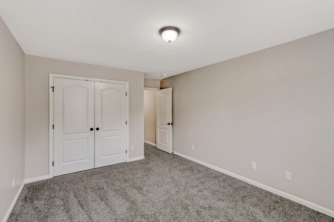 Building Photo - 219 Kickham Ln