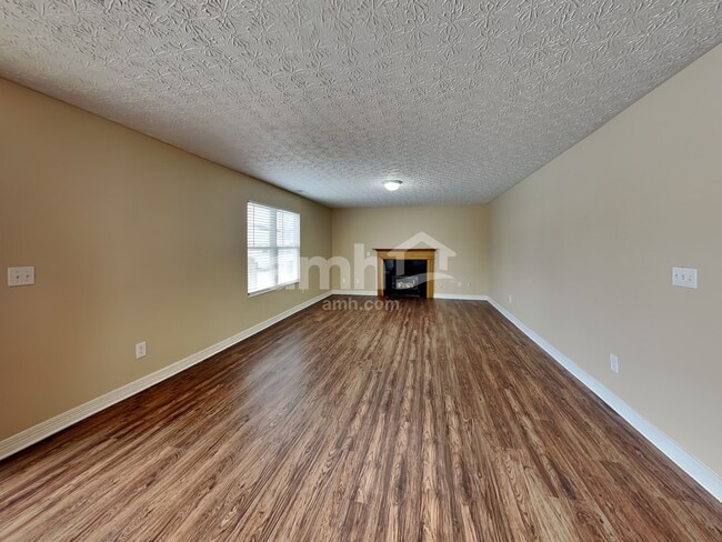 Building Photo - 82 Richard Ave