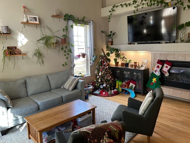 Building Photo - Rare 4BR End-Unit in Northpark with Finished Basement and 2-Car Garage