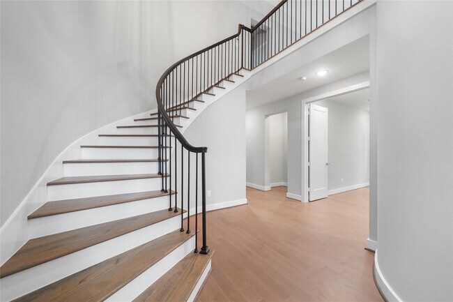 Building Photo - 6424 Cebra St