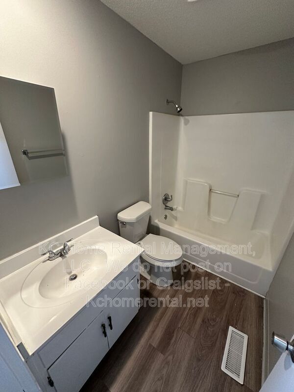 Building Photo - 1525 Jackson Ave