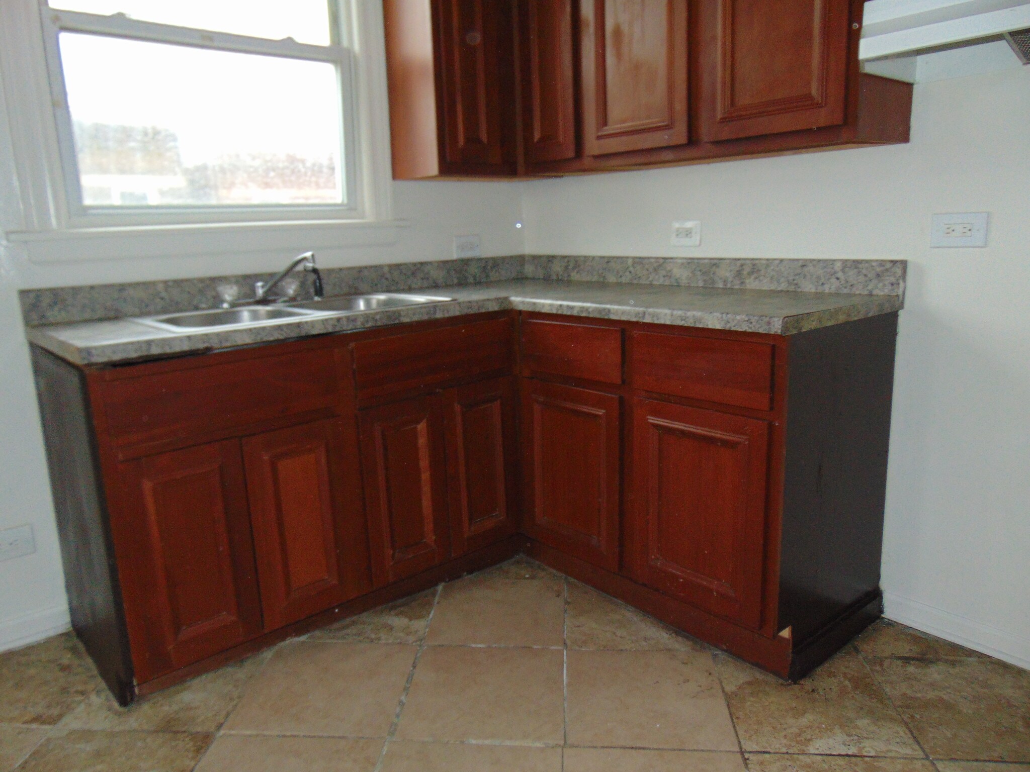 Building Photo - 1501 E 74th Pl