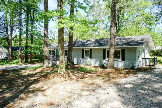 Building Photo - Woodland Rd Duplex