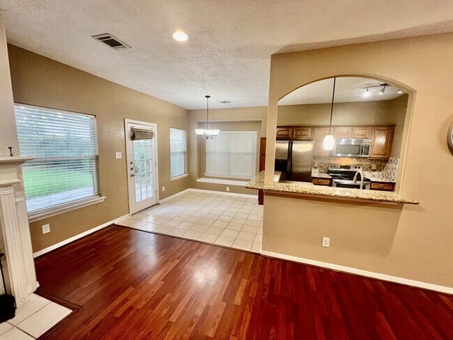 Building Photo - 2830 Spring Dusk Dr