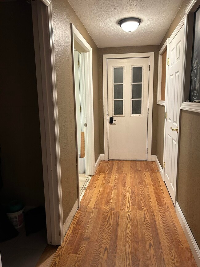 Building Photo - 293 Bear Hill Rd