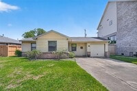 Building Photo - 5505 Huisache St