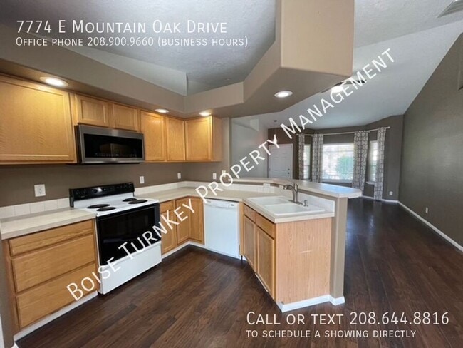 Building Photo - 7774 E Mountain Oak Dr