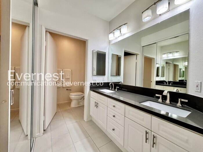 Building Photo - 10796 Sabre Hill Dr