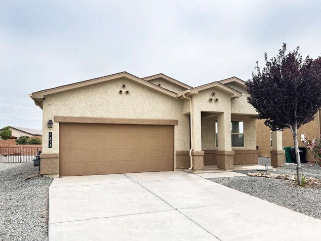 Building Photo - Newer home in Solcito Subdivision in Cente...