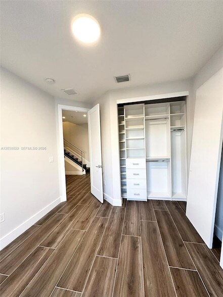 Building Photo - 10560 NW 63rd Terrace