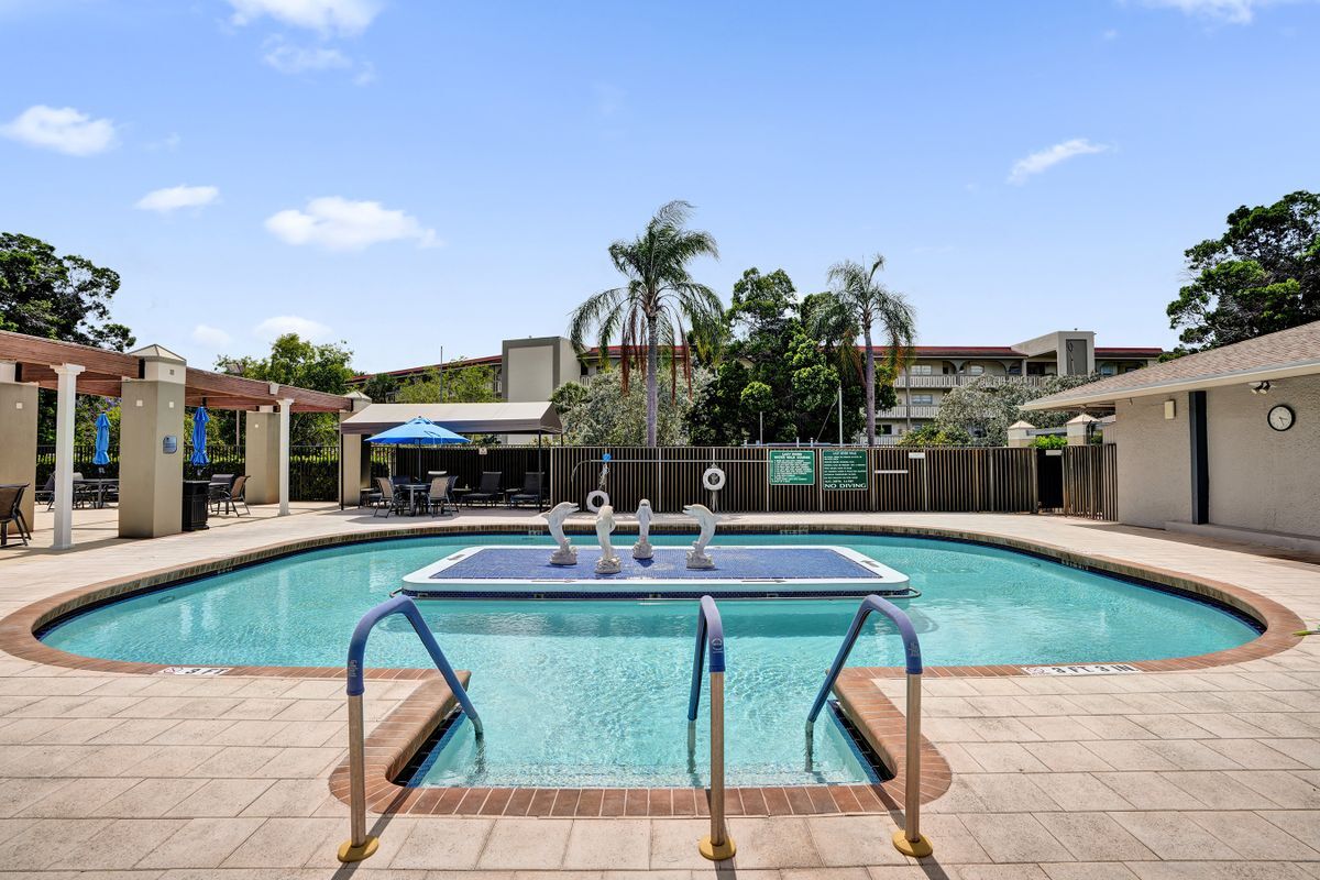 Building Photo - 1501 Cayman Way