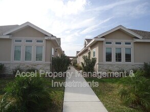 Building Photo - 413 Downing Ave