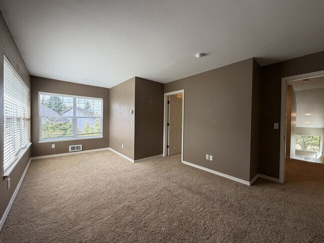 Building Photo - 9605 NW Miller Hill Dr