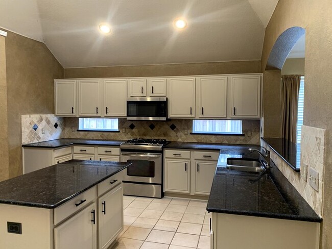 Building Photo - Home for Rent in The Colony- 3/2/2