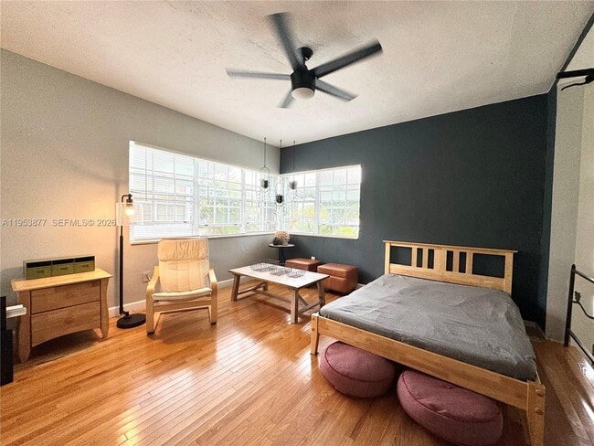 Building Photo - 8620 Byron Ave