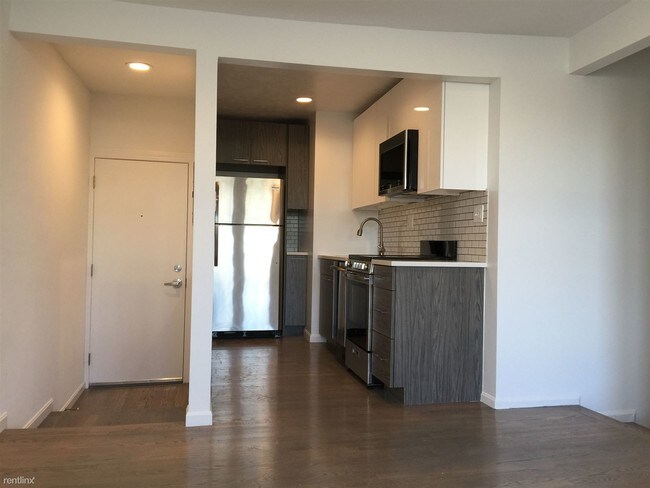 2 br, 1 bath - 19 Peterborough St Apt 17A - 2 br, 1 bath  - 19 Peterborough St Apt 17A