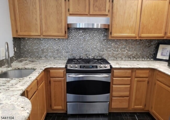 Building Photo - 511 Chatfield Dr