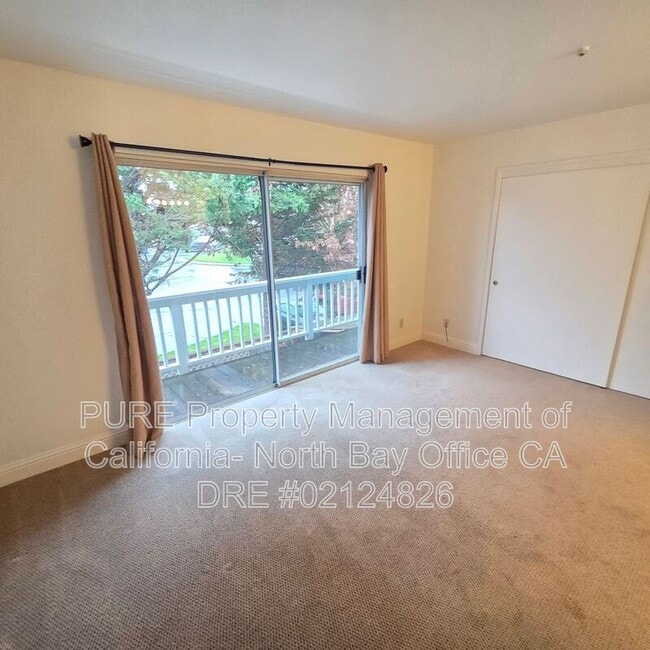 Building Photo - 21 Meadowbrook Ct