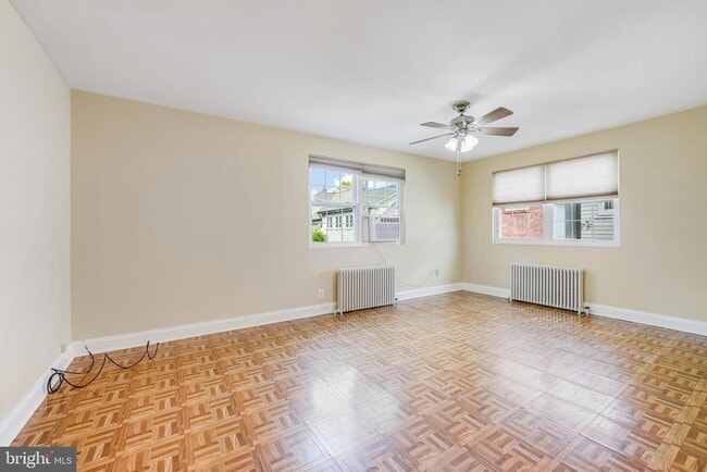 Building Photo - 2726 Washington Blvd