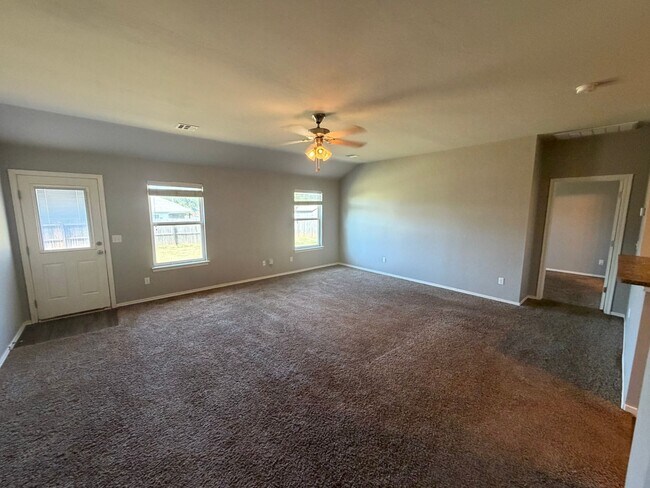 Building Photo - 3401 SE 95th St