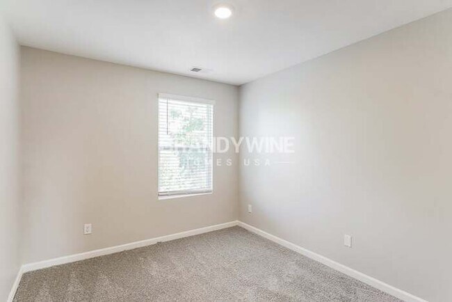 Building Photo - 1053 Woodbridge Blvd