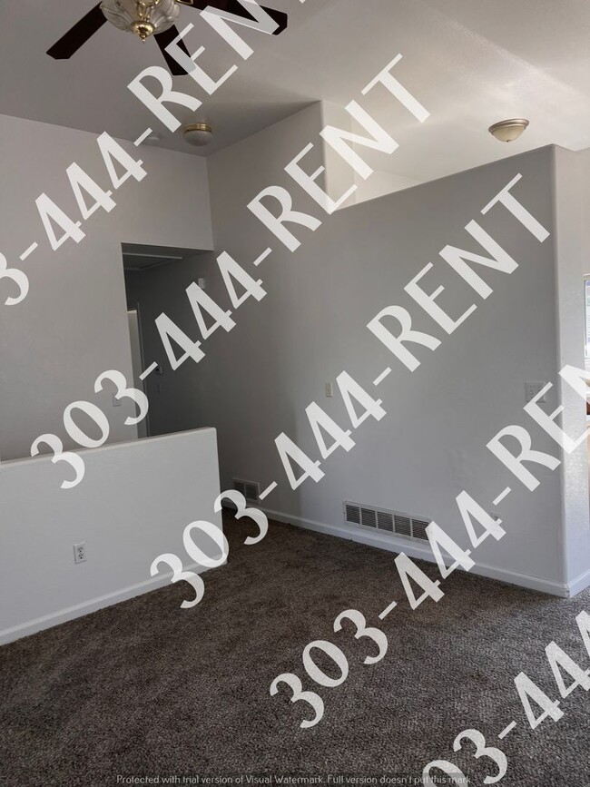 Building Photo - Single Family Ranch Style Home In Aurora!
