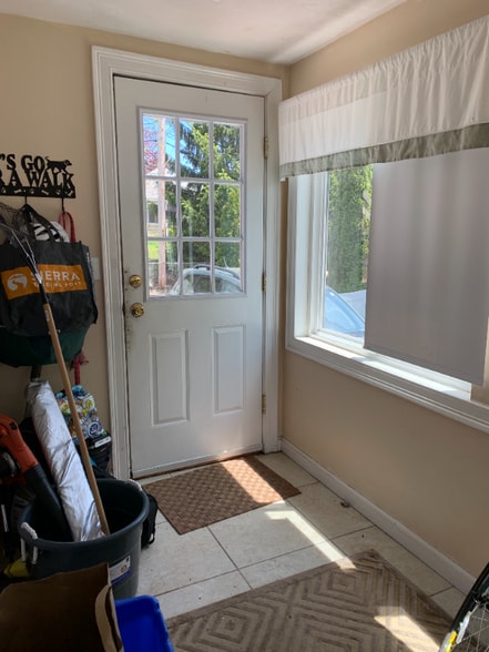 Building Photo - 2 2nd St