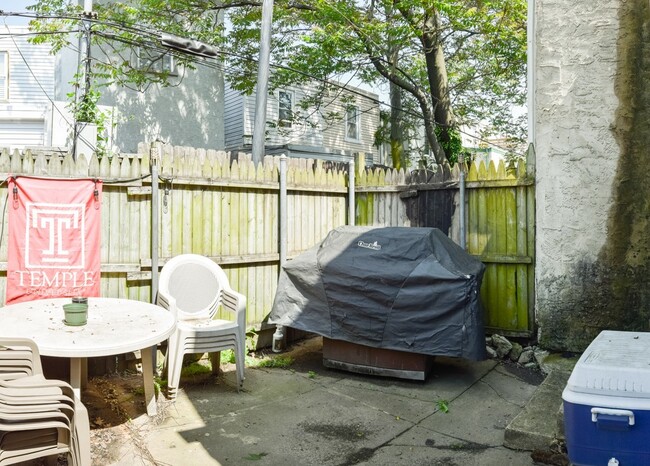 Building Photo - Fishtown Charmer on a Quiet Street - 2 bed...