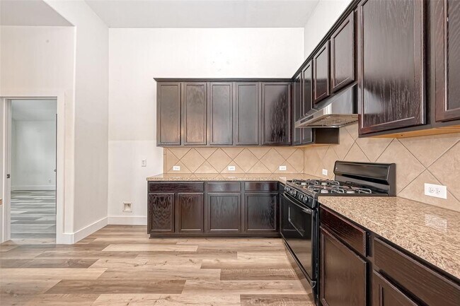 Building Photo - 3618 Hera Dr