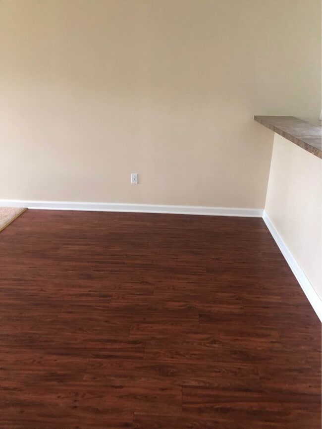 Building Photo - 708 Chatham Ct