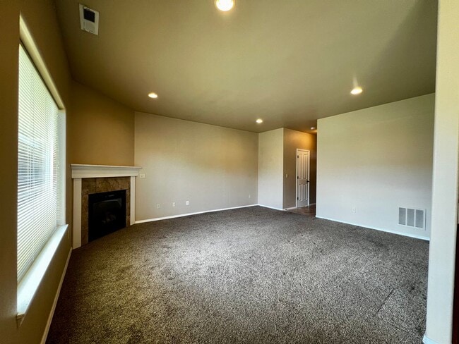 Building Photo - 636 S 36th Ave