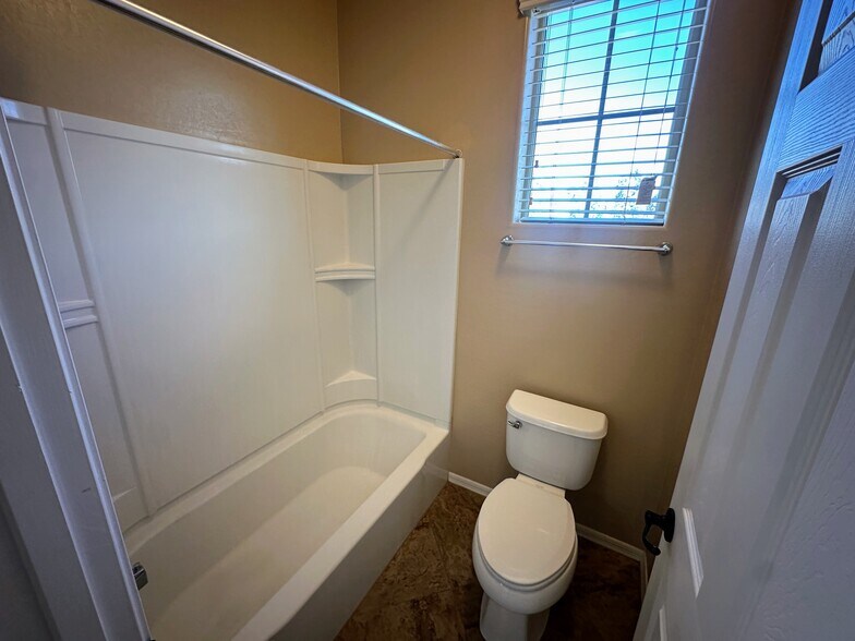 Building Photo - 4717 W Sweet Iron Pass