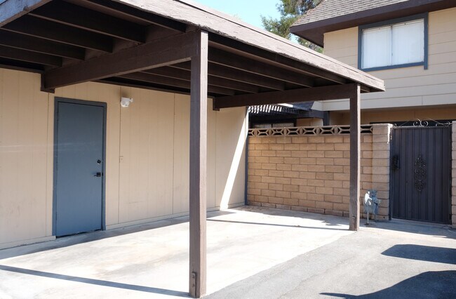 Building Photo - 6127 Meadowhaven Ln