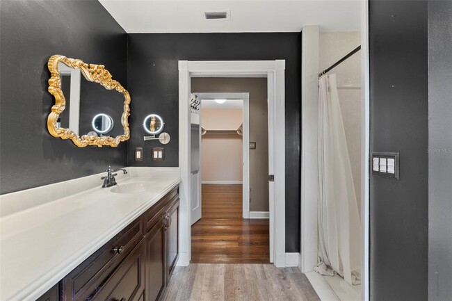 Building Photo - 126 E Palmetto Ave