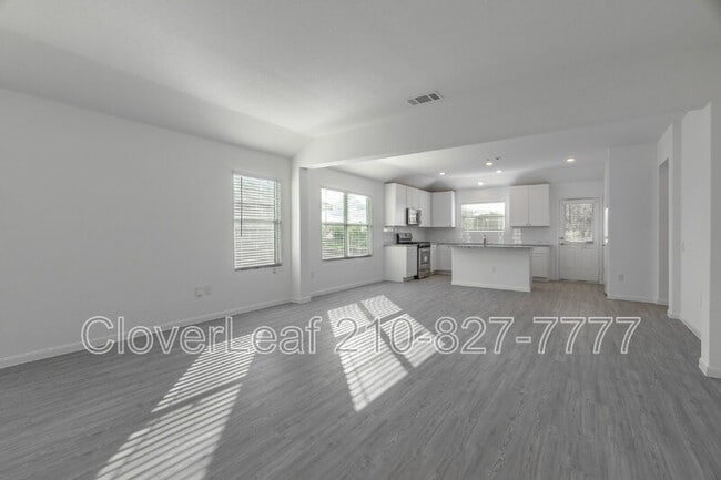 Building Photo - 706 Red Fld Wy