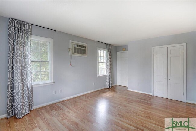 Building Photo - 112 Houston St