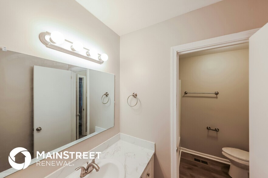 Building Photo - 2551 Janice Cir NE