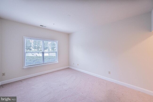 Building Photo - 2130 Ganton Green