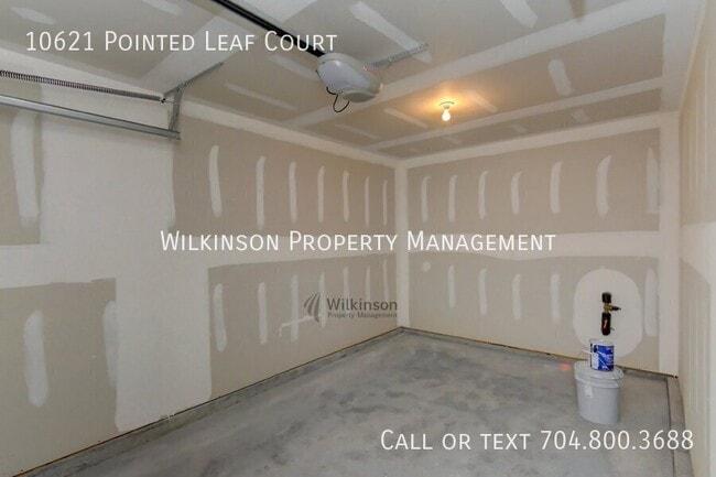 Building Photo - 10621 Pointed Leaf Ct