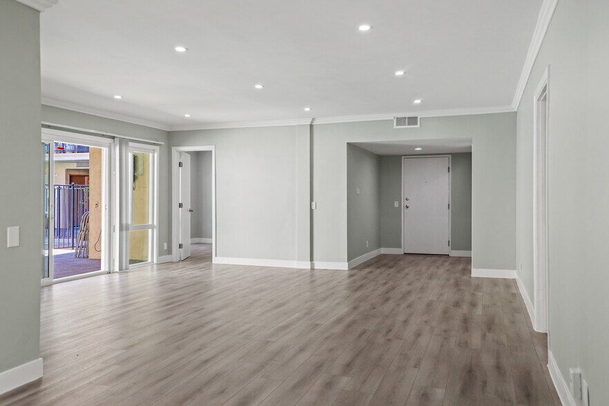 Building Photo - 11680 Chandler Blvd