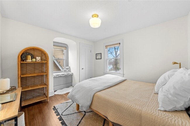 Building Photo - 3478 Northcliffe Rd