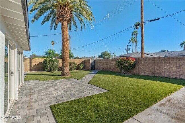 Building Photo - 2623 N 74th Pl