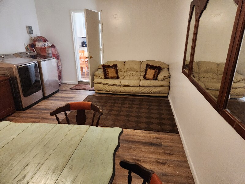 Building Photo - 301 Hidden Glen Way