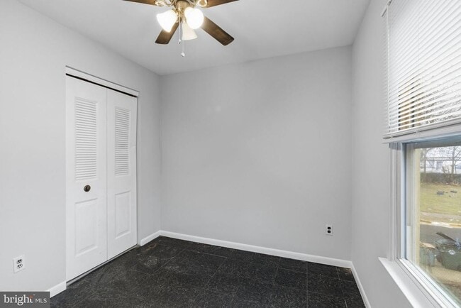 Building Photo - 341 Clarkson St