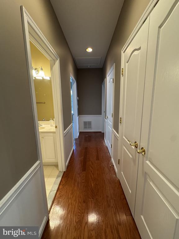 Building Photo - 7482 Jeffreys Way