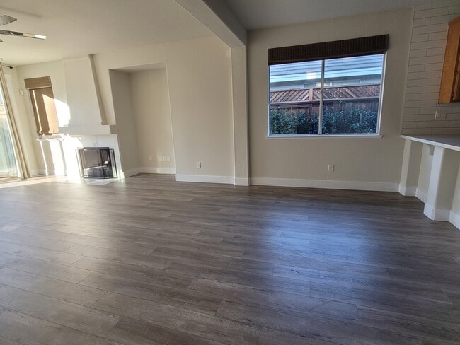 Building Photo - 8033 Horncastle Ave