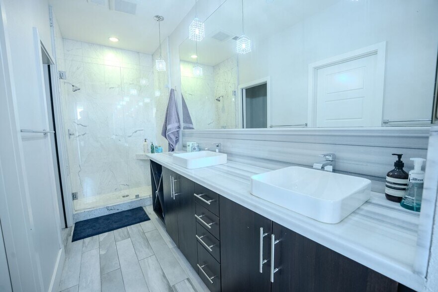 Building Photo - 7870 Civita Blvd