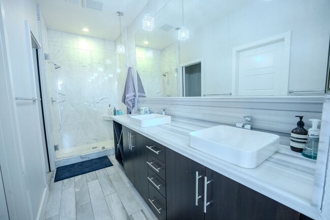 Building Photo - 7870 Civita Blvd