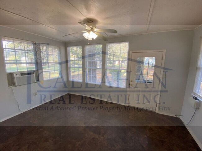 Building Photo - Sherwood 3 Bedroom Home