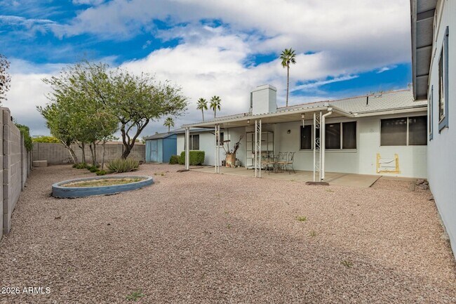 Building Photo - 3541 E Dahlia Dr